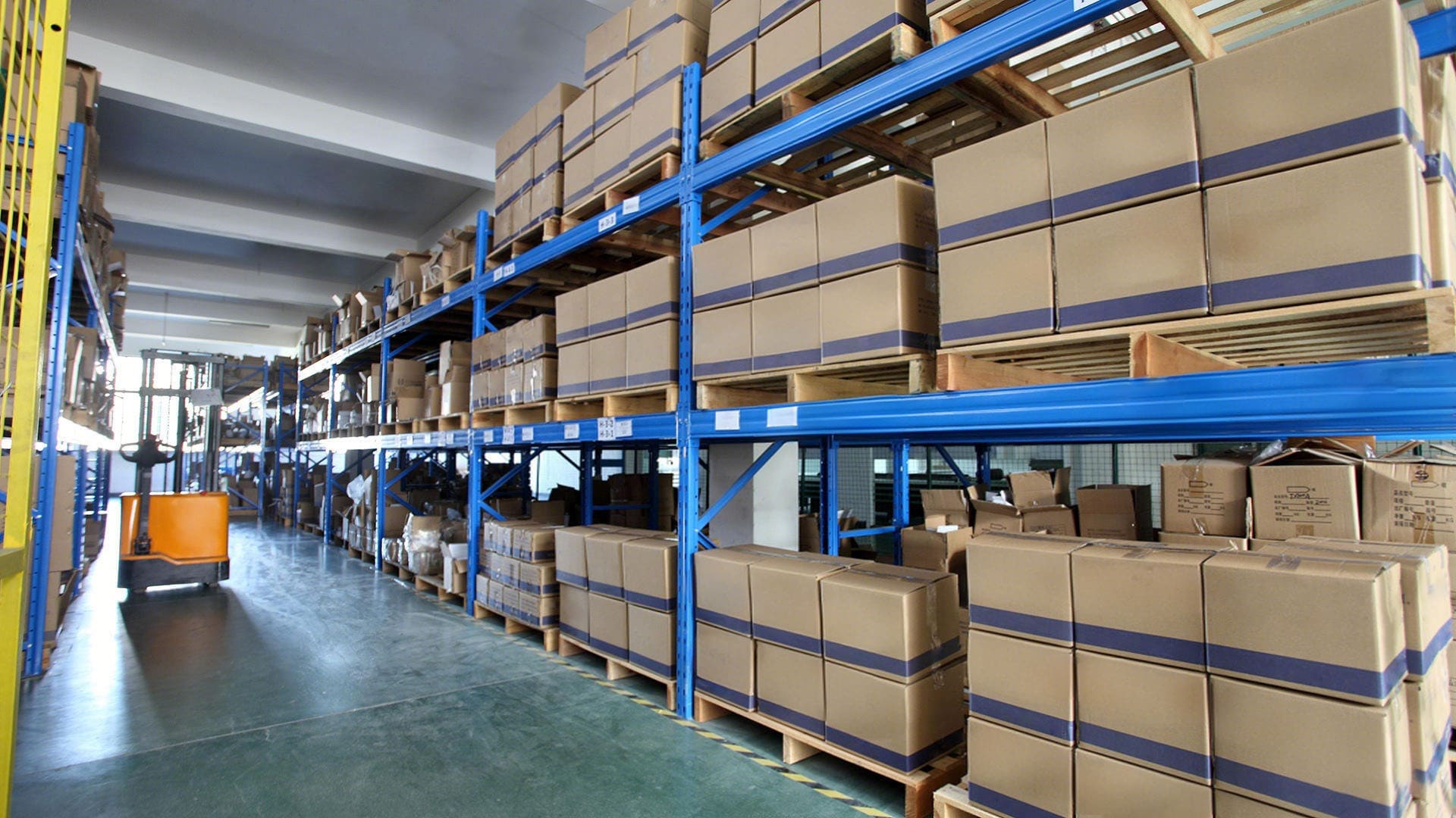 Product Packaging Process - Systematic packaging procedures ensuring product safety during transportation
